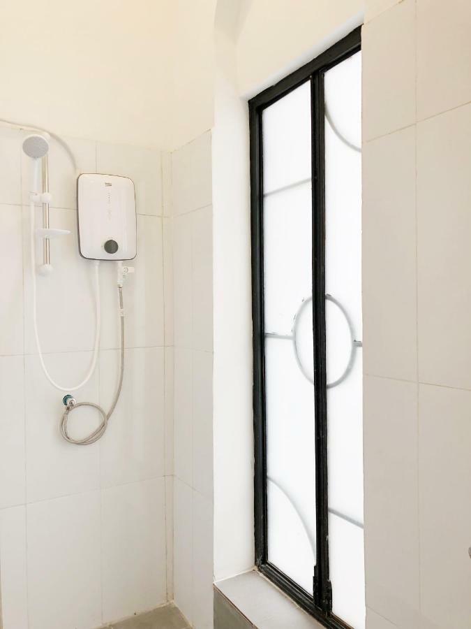 Hood Hostel Rangun Kültér fotó